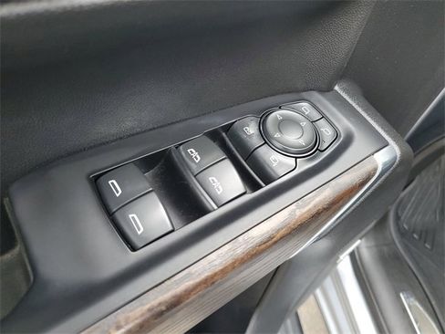 Used 2020 GMC Sierra 1500 Denali w/ Denali Ultimate Package image 9