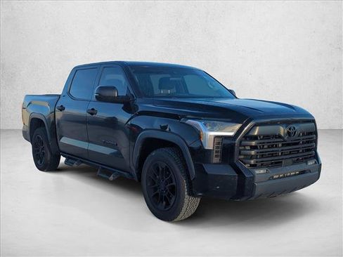 Used 2022 Toyota Tundra SR5 w/ Convenience Package RWD image 4