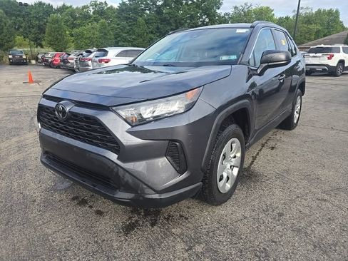 Used 2021 Toyota RAV4 LE AWD/4WD image 3