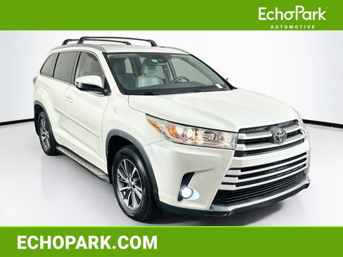 Used 2018 Toyota Highlander XLE w/ Protection Package #3 AWD/4WD image 1