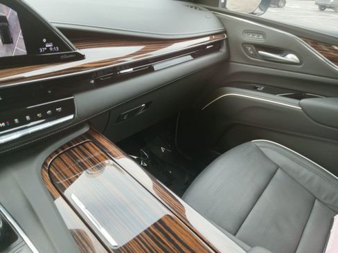 Certified 2024 Cadillac Escalade Premium Luxury image 20
