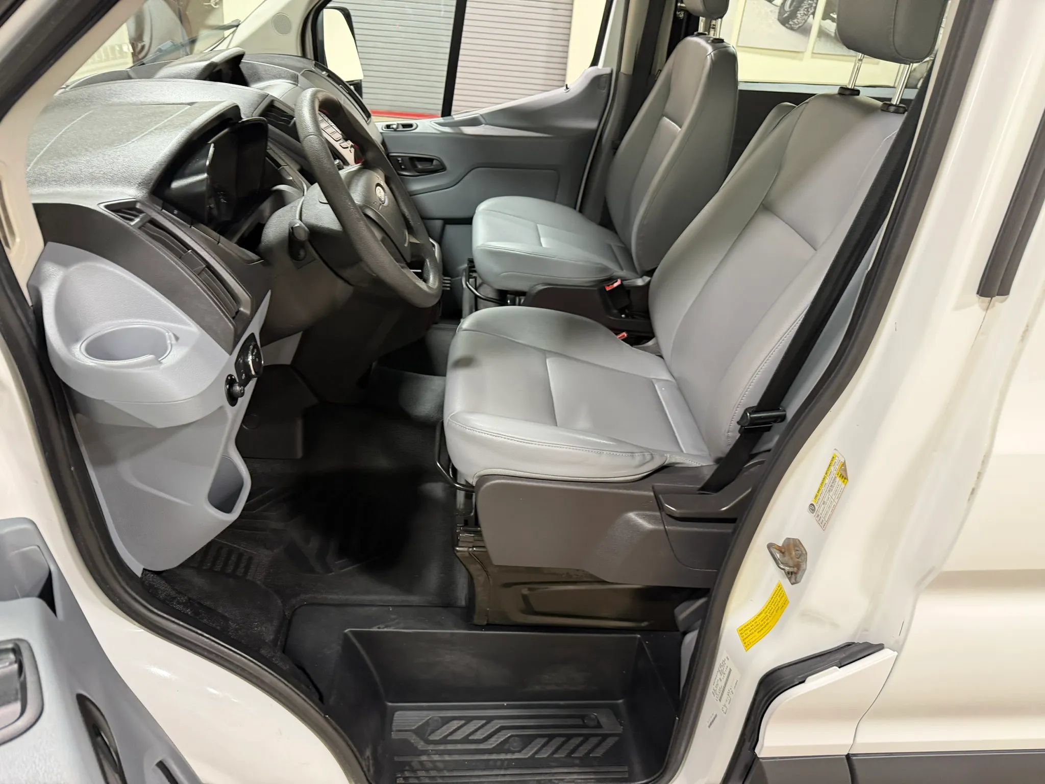 Used 2015 Ford Transit 350 XL RWD image 33