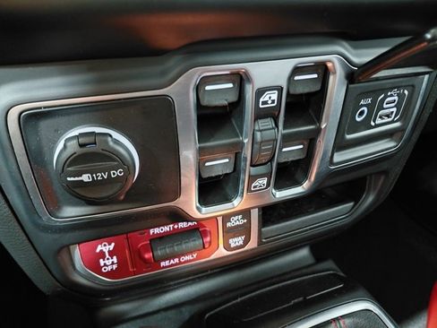 Used 2023 Jeep Wrangler Unlimited Rubicon w/ LED Lighting Group image 30