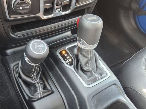 Used 2022 Jeep Wrangler Unlimited Sahara w/ Cold Weather Group image 29