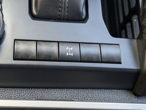 Used 2024 Toyota Tacoma TRD Off-Road image 18