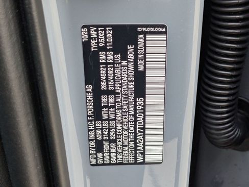 Certified 2026 Porsche Cayenne AWD/4WD image 29