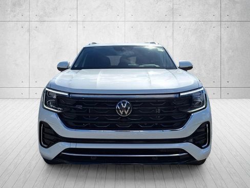 Used 2026 Volkswagen Atlas Cross Sport SEL Premium R-Line AWD/4WD image 2