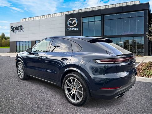 Used 2024 Porsche Cayenne Coupe AWD/4WD image 5