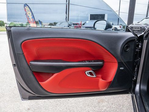 Used 2016 Dodge Challenger R/T Plus RWD image 10