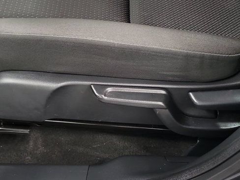 Certified 2022 Honda HR-V LX image 23