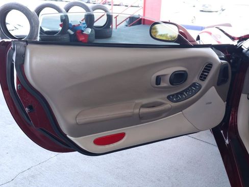 Used 2003 Chevrolet Corvette Coupe w/ Preferred Equipment Group RWD image 28