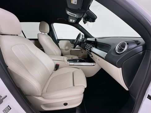 Certified 2025 Mercedes-Benz GLB 250 4MATIC image 30