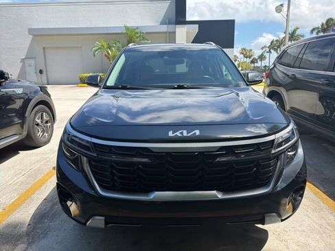 Used 2024 Kia Seltos EX FWD image 3