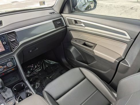 Certified 2023 Volkswagen Atlas Cross Sport SEL R-Line image 16