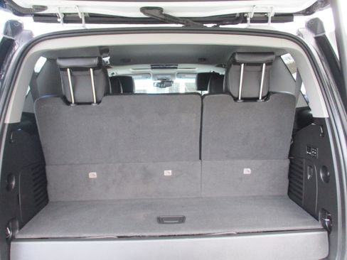 Used 2019 Chevrolet Tahoe LT w/ LT Signature Package image 14