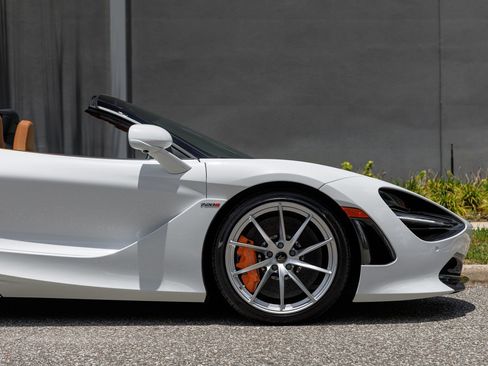 Used 2020 McLaren 720S Spider RWD image 12