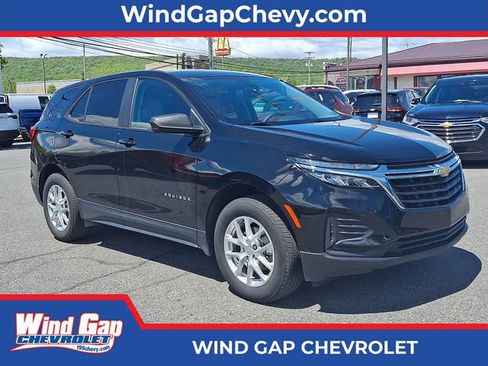 Certified 2024 Chevrolet Equinox LS w/ LS Convenience Package AWD/4WD image 1