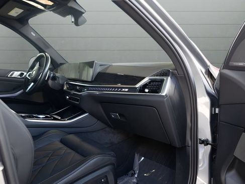 Used 2025 BMW X5 xDrive40i w/ M Sport Package AWD/4WD image 69