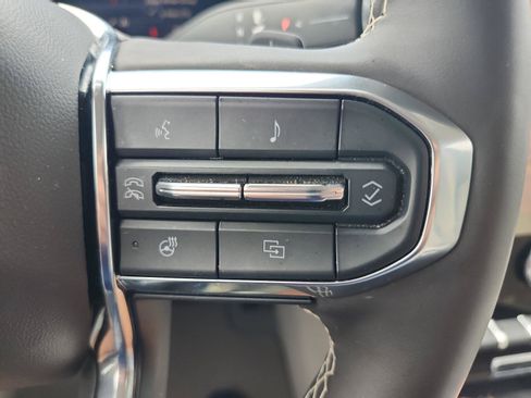 Certified 2025 GMC Acadia Denali w/ Super Cruise Package FWD image 25