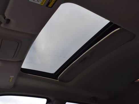 Used 2014 Honda Ridgeline SE image 47