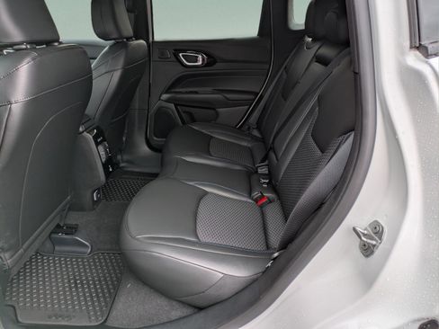 New 2026 Jeep Compass Latitude w/ Sun and Sound Group AWD/4WD image 9
