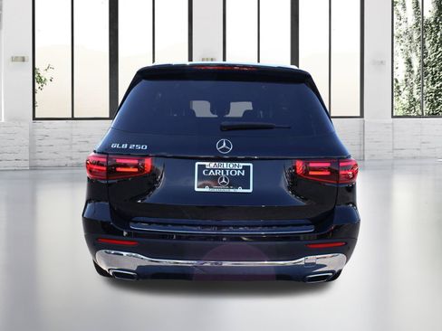 Used 2025 Mercedes-Benz GLB 250 image 4