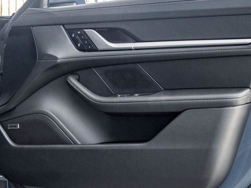 Used 2025 Porsche Taycan 4 Cross Turismo image 83