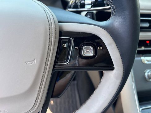 Used 2025 Lincoln Aviator 2WD image 20