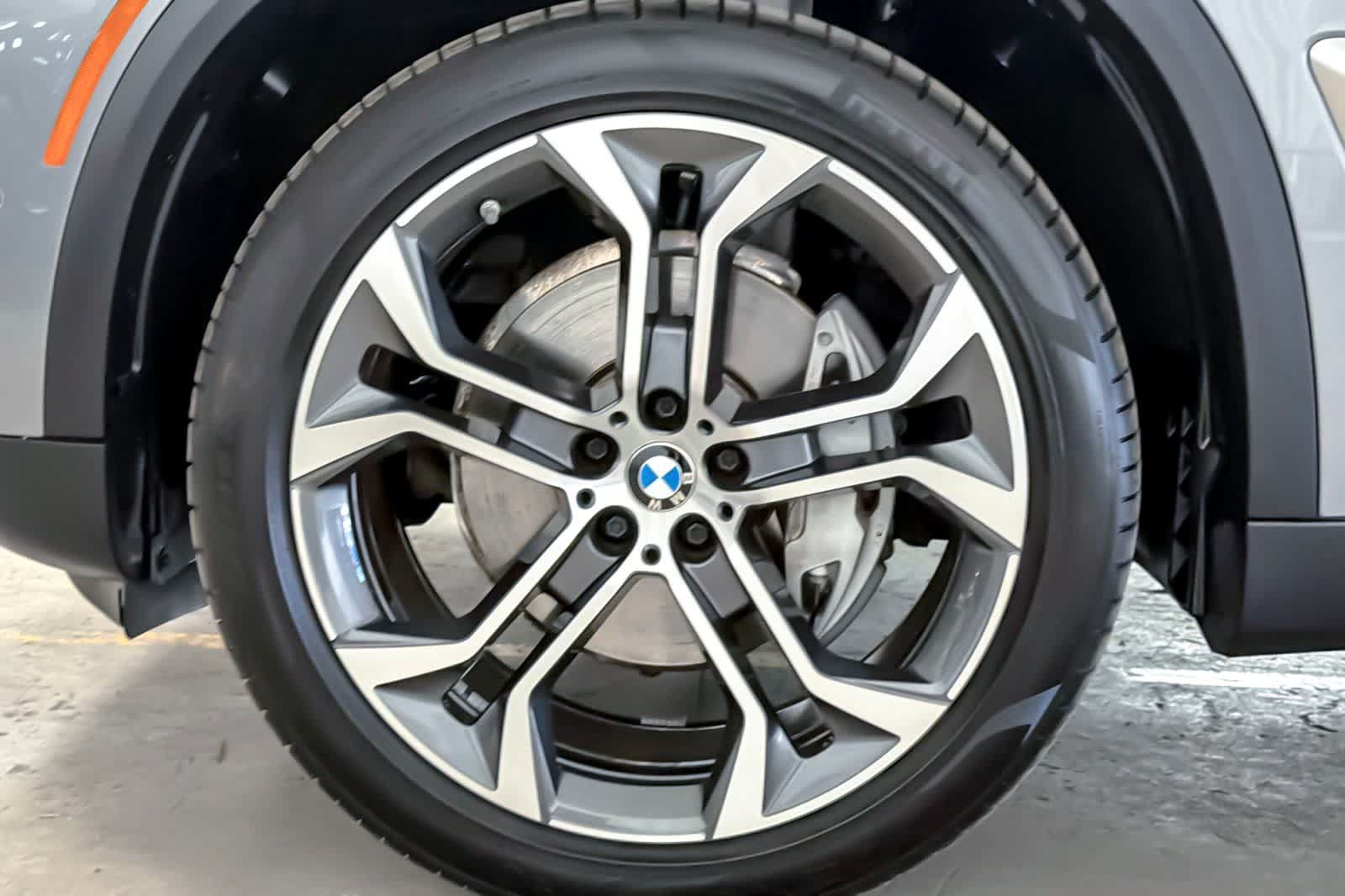 Used 2026 BMW X5 xDrive40i w/ Climate Comfort Package AWD/4WD image 27