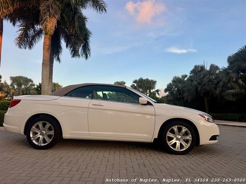 Used 2013 Chrysler 200 Touring FWD image 7