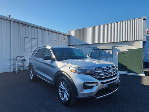 Used 2021 Ford Explorer Limited w/ Equipment Group 301A image 7