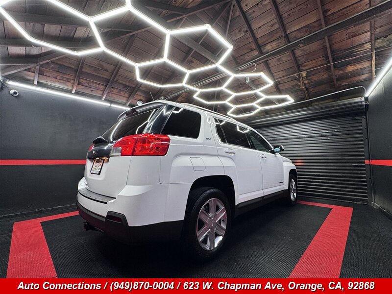 Used 2011 GMC Terrain SLT w/ Cargo Package FWD image 3
