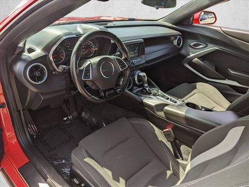 Used 2017 Chevrolet Camaro LT RWD image 10