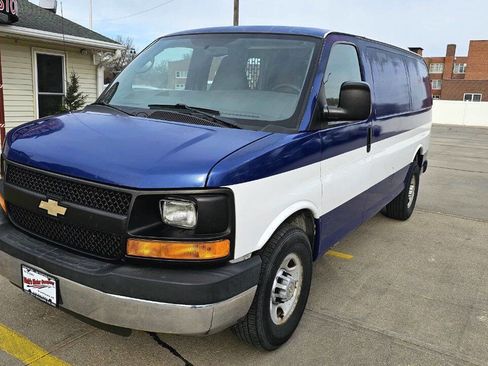 Used 2013 Chevrolet Express 2500 image 1