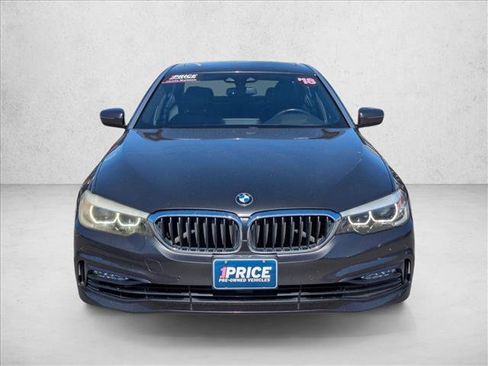 Used 2018 BMW 530i image 2