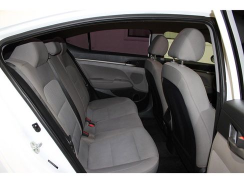 Used 2017 Hyundai Elantra SE image 20
