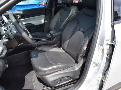 Used 2024 Jeep Compass Limited w/ Sun and Sound Group AWD/4WD image 31