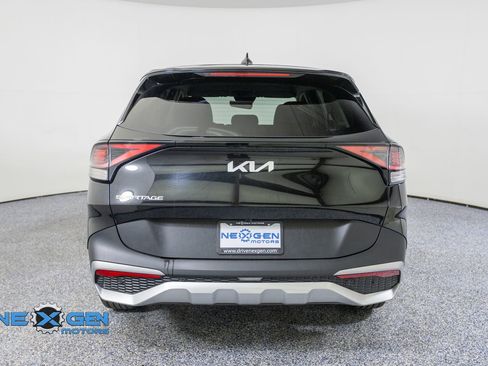 Used 2025 Kia Sportage LX FWD image 6