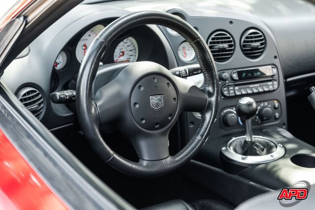 Used 2006 Dodge Viper SRT-10 RWD image 2