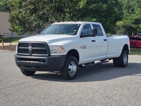 Used 2018 RAM 3500 Tradesman w/ Popular Equipment Group AWD/4WD image 2