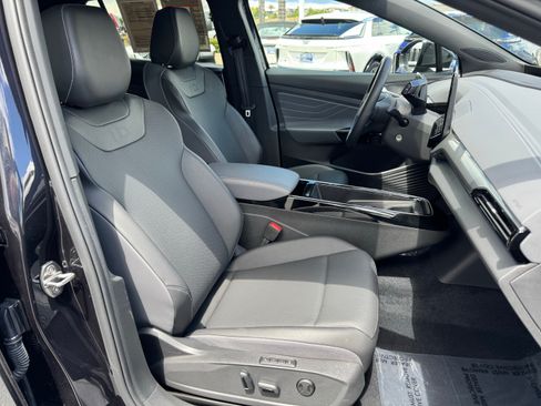 Certified 2023 Volkswagen ID.4 Pro S Plus AWD/4WD image 36