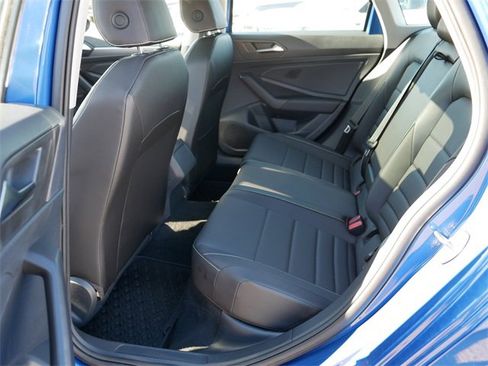 Certified 2024 Volkswagen Jetta SE image 16