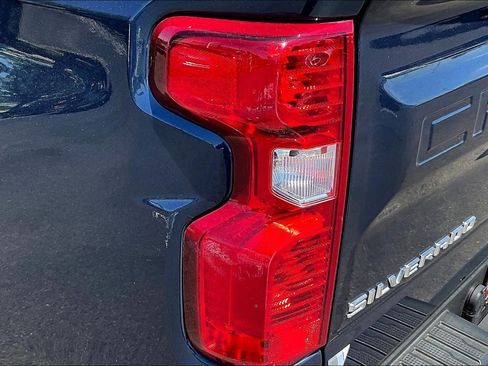 Used 2022 Chevrolet Silverado 1500 LT w/ Protection Package AWD/4WD image 22