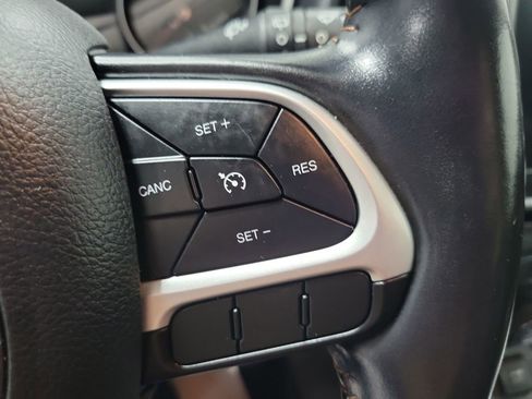 Used 2020 Jeep Compass Limited image 45