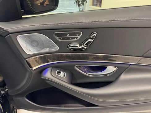 Used 2017 Mercedes-Benz S 550 4MATIC Sedan image 19