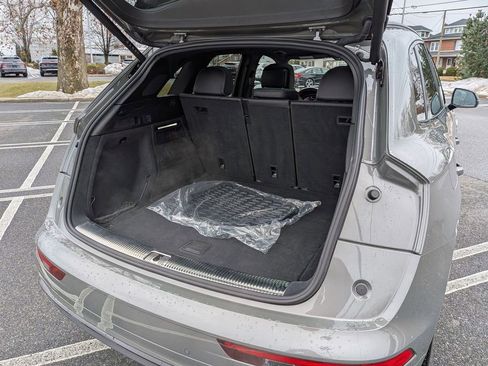 Used 2024 Audi SQ5 Prestige w/ Prestige Package image 25