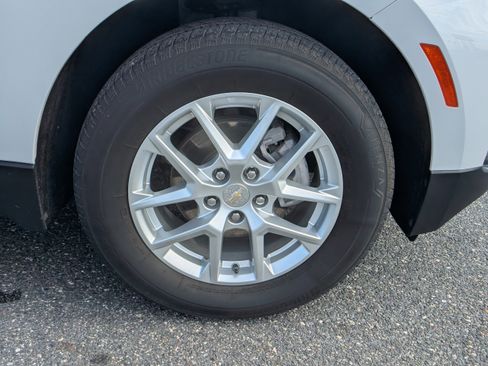 Used 2023 Chevrolet Equinox LT AWD/4WD image 11