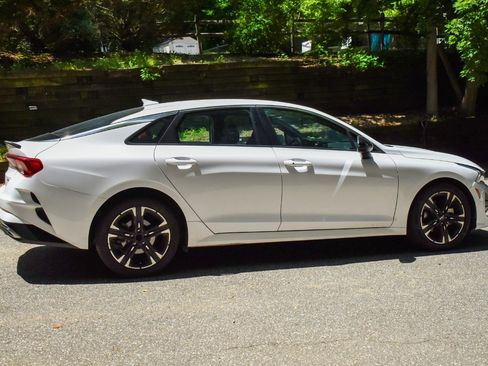Used 2024 Kia K5 GT-Line w/ GT-Line Premium Package FWD image 9