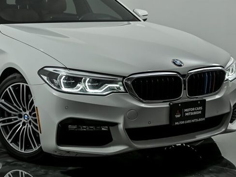Used 2017 BMW 540i xDrive AWD/4WD image 2