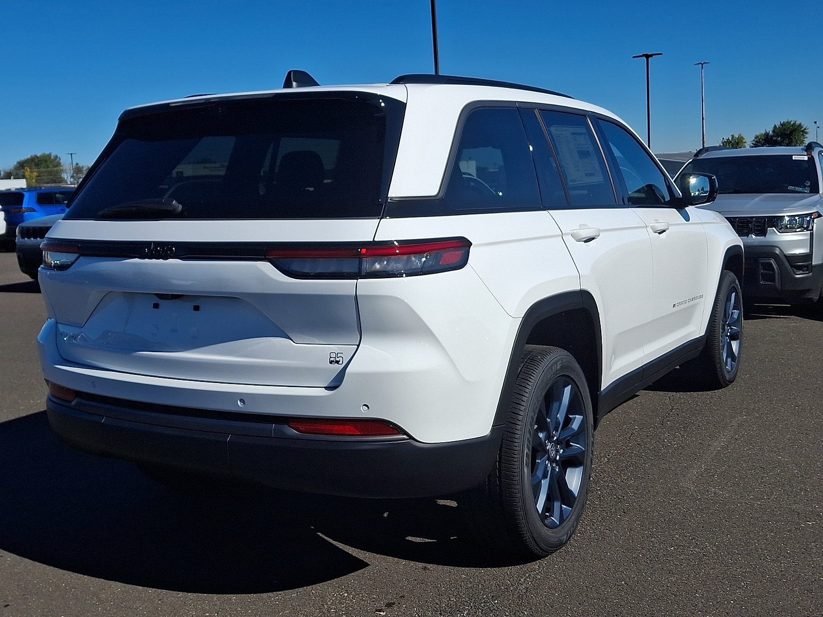 New 2026 Jeep Grand Cherokee Limited AWD/4WD image 4